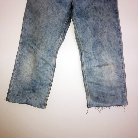 Levi's 550 Relaxed Fit Light Wash Raw Hem Jeans - Picture 6 of 8